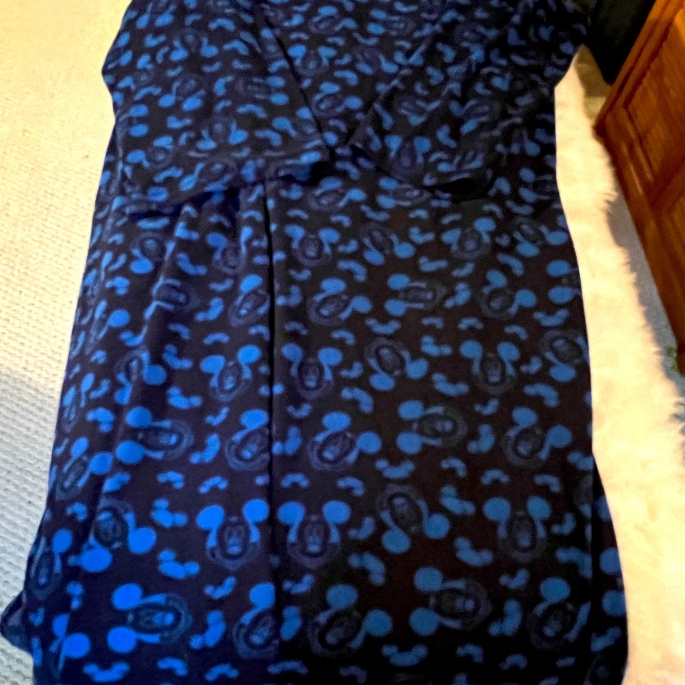 Mickey Mouse Blanket w/Sleeves Snuggie.  Blue.  In good condition.